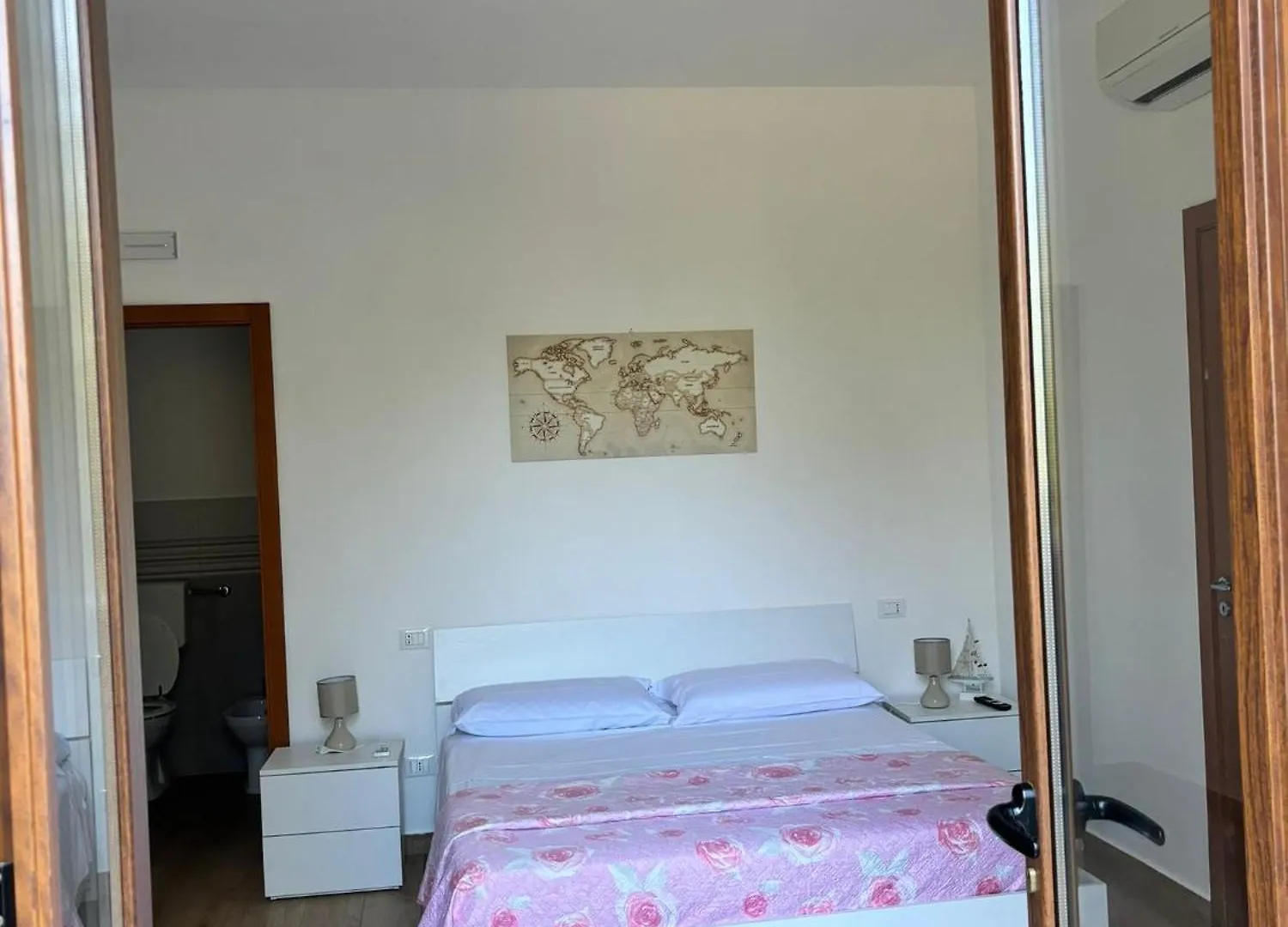 Dal Barone Bed and Breakfast Capo dʼOrlando Bed & Breakfast